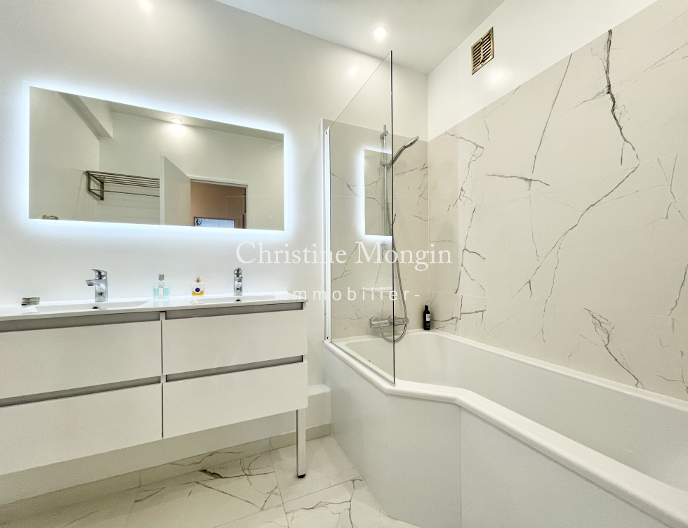 salle de bains 4 Pièces meublé à louer Neuilly