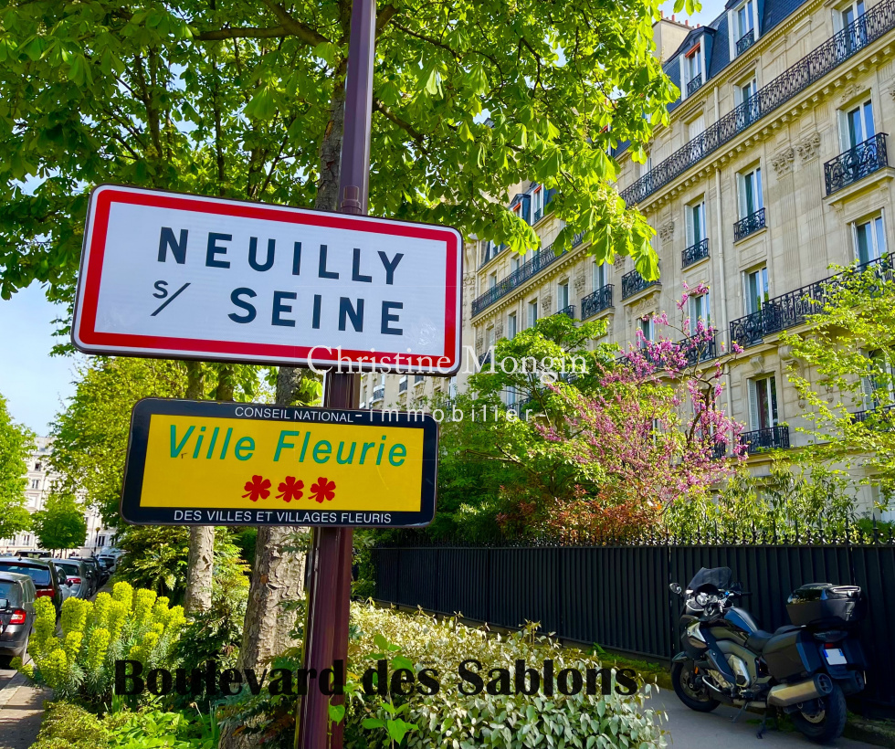 Boulevard des Sablons Neuilly