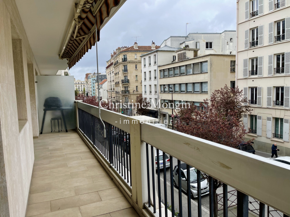 2 pièces avec balcon à vendre Neuilly S/Seine