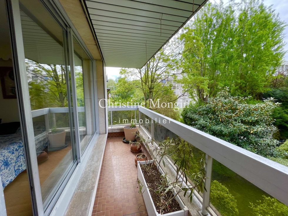 3 pièces avec balcons à vendre Neuilly Nortier