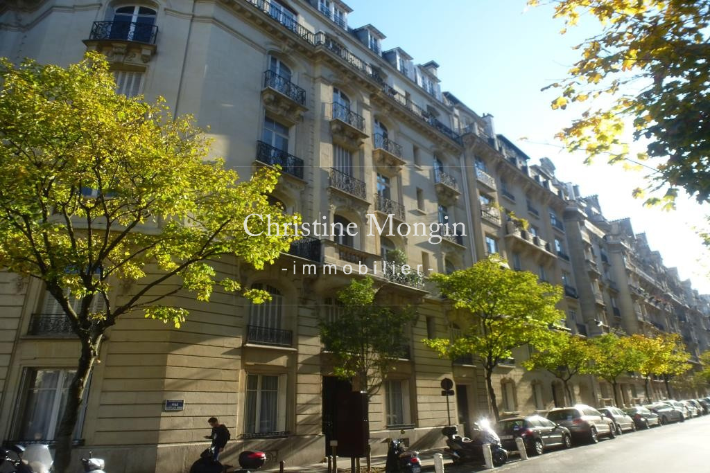 8 Rue Berteaux Dumas 92200 Neuilly Sur Seine